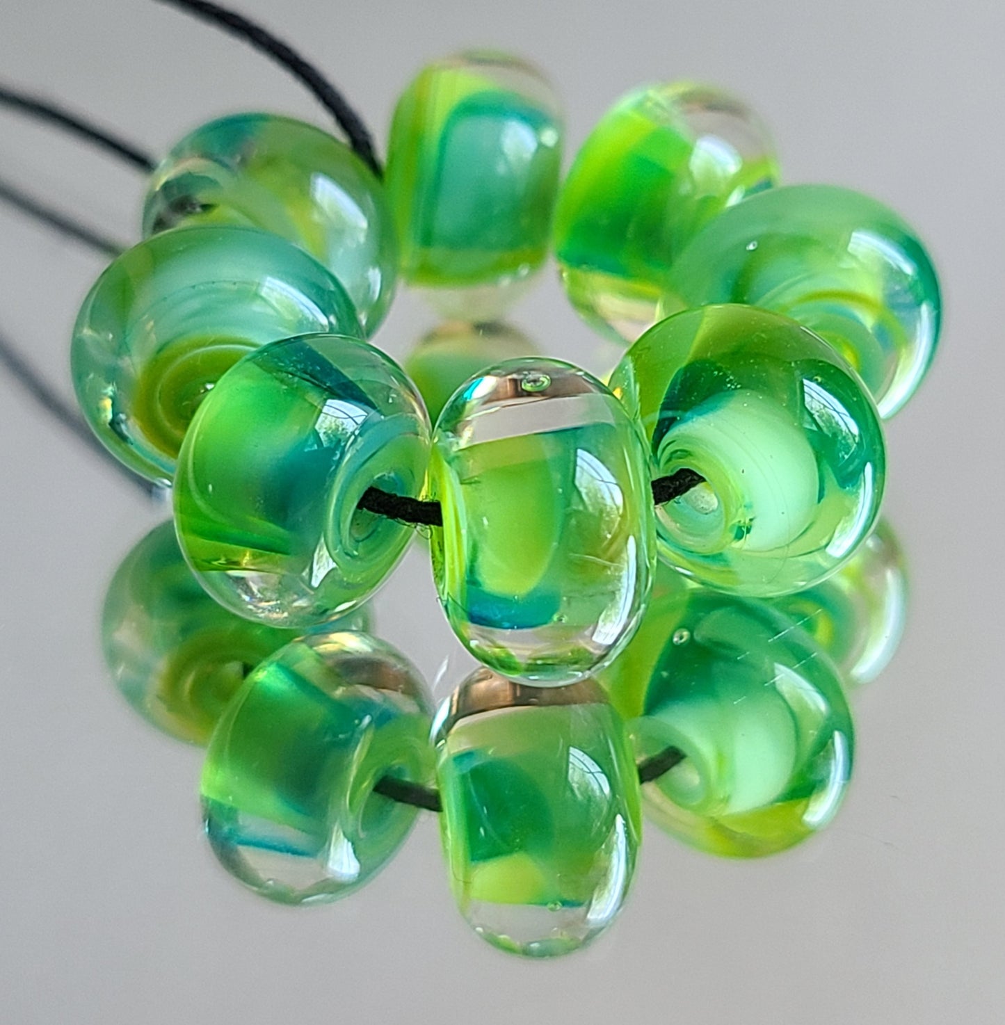 Kiwi Squeeze Round Beads
